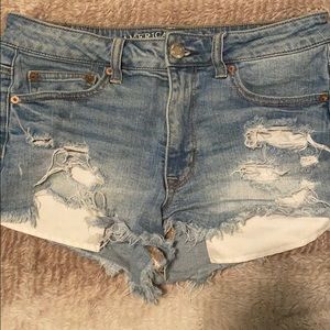 Cute American Eagle festival shorts for summer!